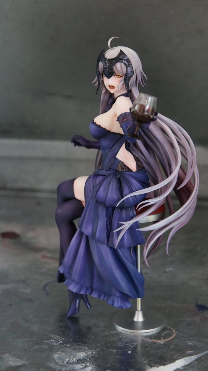 Anime Dinner gown Joan of Arc  - مراجعة Resin Art Online وسعره